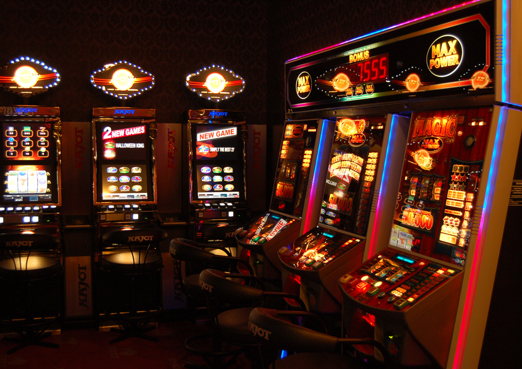 Neon Fruit Cityscape Online -Casino
