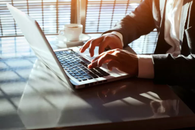 What apps do forex traders use