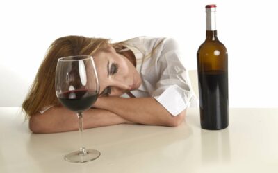 the alcohol withdrawal syndrome usually reaches a peak at what time after the last drink?
